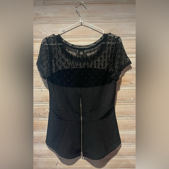 Smart Set -Black Fitted Top -SizeM - Dressy, Fitted, Short Sleeve, Zipper Detail - Picture 4 of 6